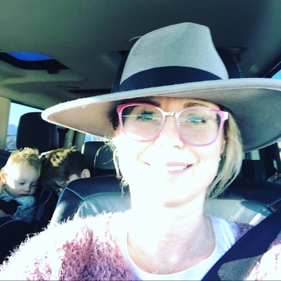 Meet your Posher, Amy - Picture 7 of 8